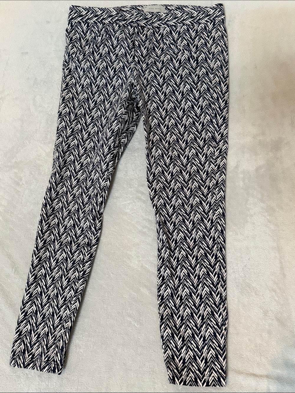 GAP Navy Blue and White Chevron Skinny Pants